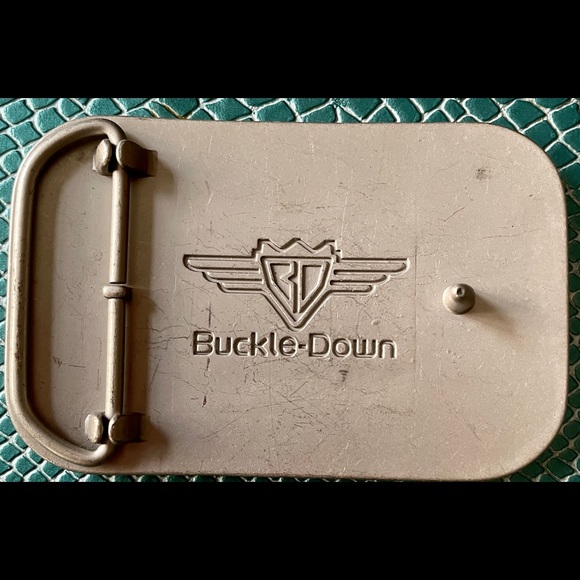 “Live Hard Die Young” belt buckle Buckle Down Brand. Measures 3-1/2"W x 2-3/8"H - Picture 2 of 3